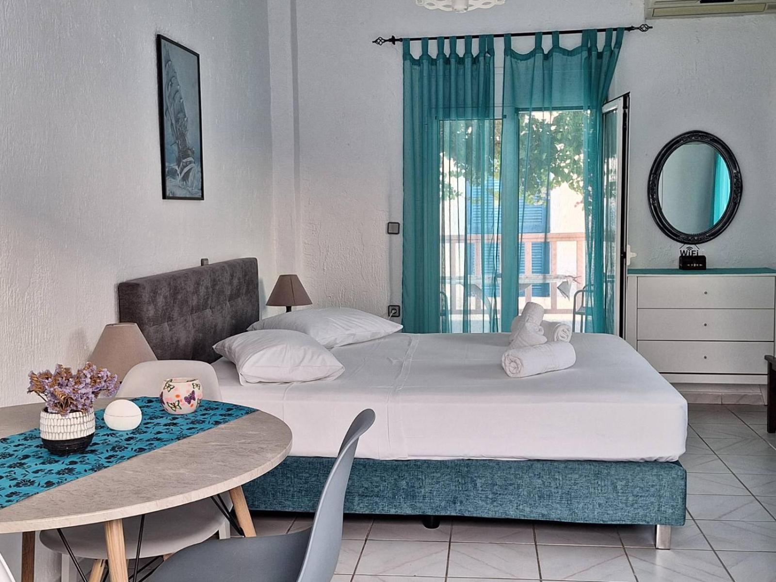 Βig Βlue Apartments Makrýgialos 객실 사진
